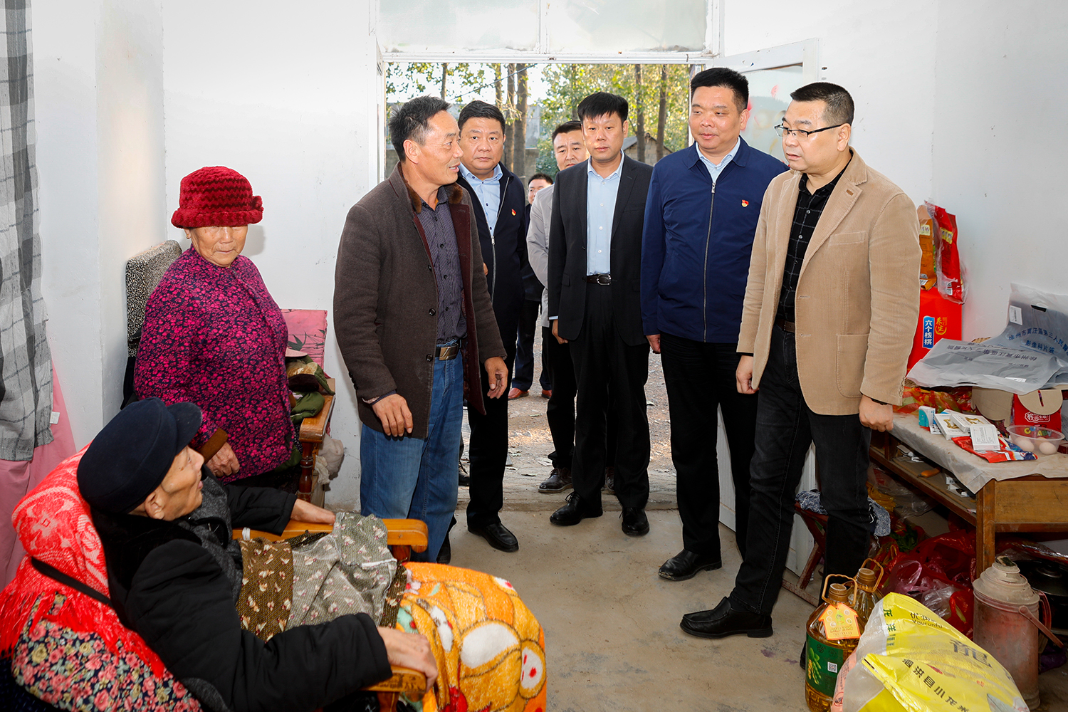 陈奎庆校长赴邳州市燕子埠镇茅寺村走访慰问